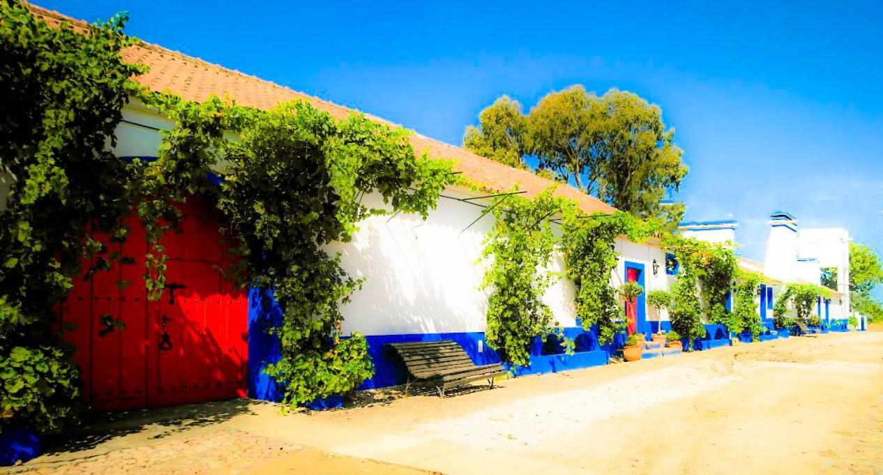Lodge Monte Do Sobral Alcacovas Bagian luar foto