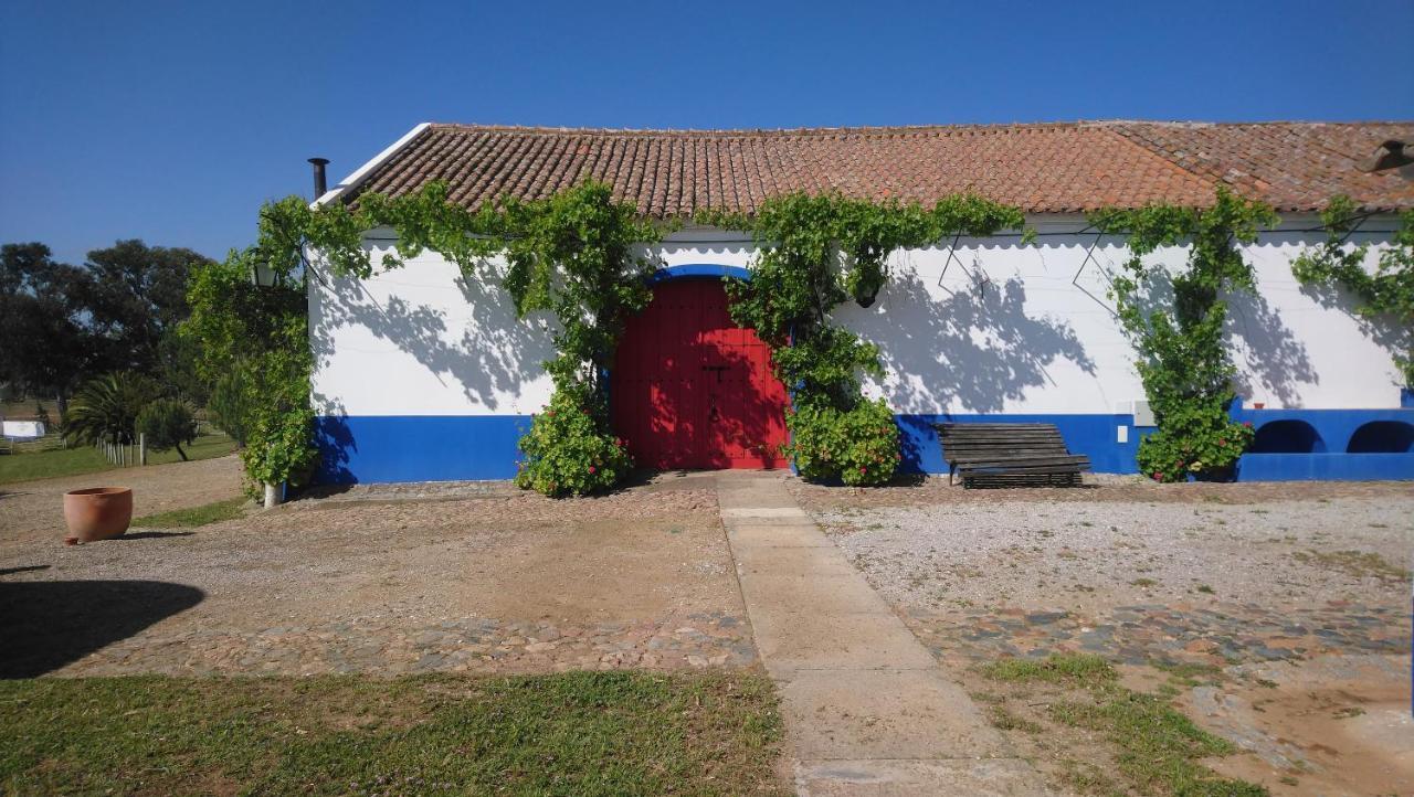 Lodge Monte Do Sobral Alcacovas Bagian luar foto