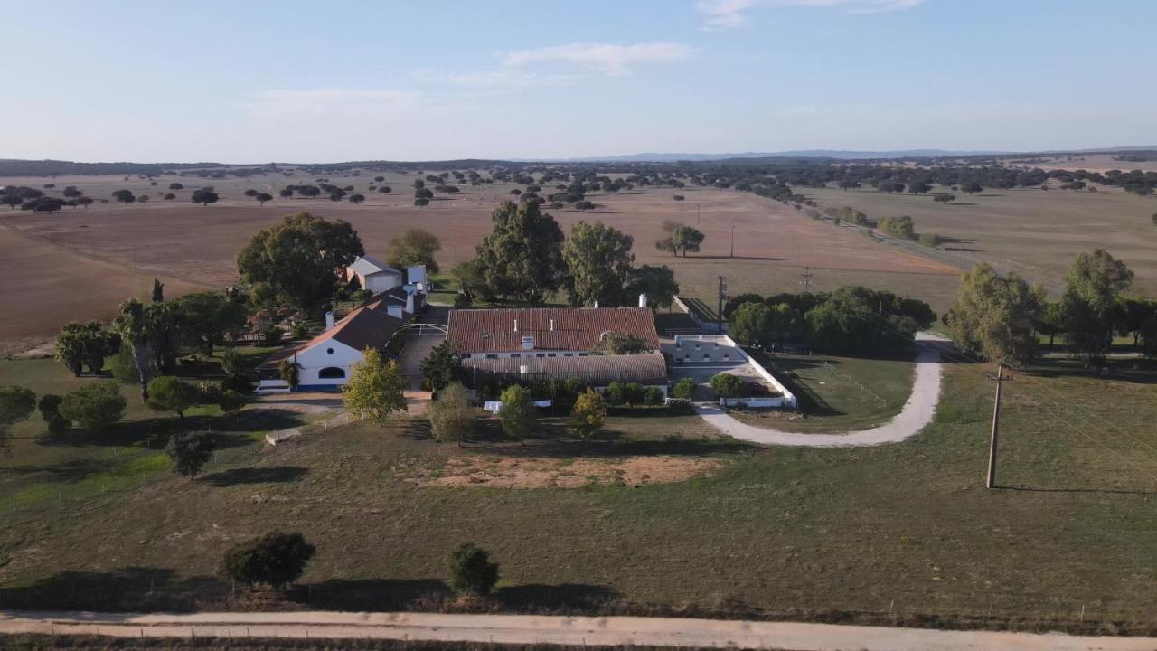 Lodge Monte Do Sobral Alcacovas Bagian luar foto